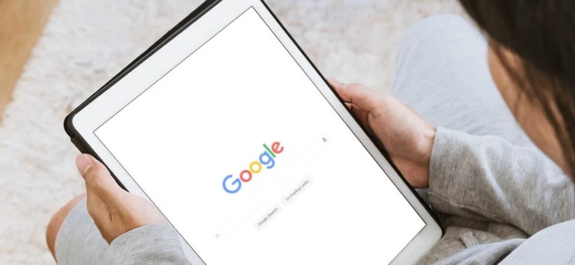Customer using Google search to find local businesses